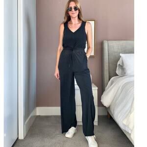 Athleta Savannah Jumpsuit in Black Size 8